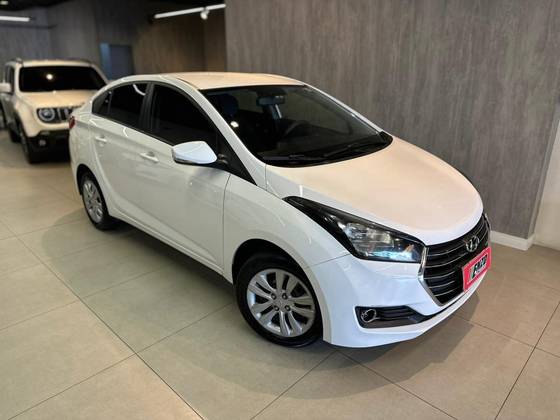 HYUNDAI HB20S 1.0 COMFORT PLUS 12V TURBO FLEX 4P MANUAL